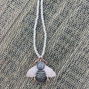 Women’s bumble bee insect Elegant Silver and Gold Bee Pendant Necklace Jewerly